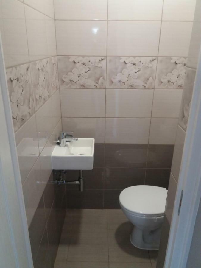 Neptun Apartman Domsod ภายนอก รูปภาพ
